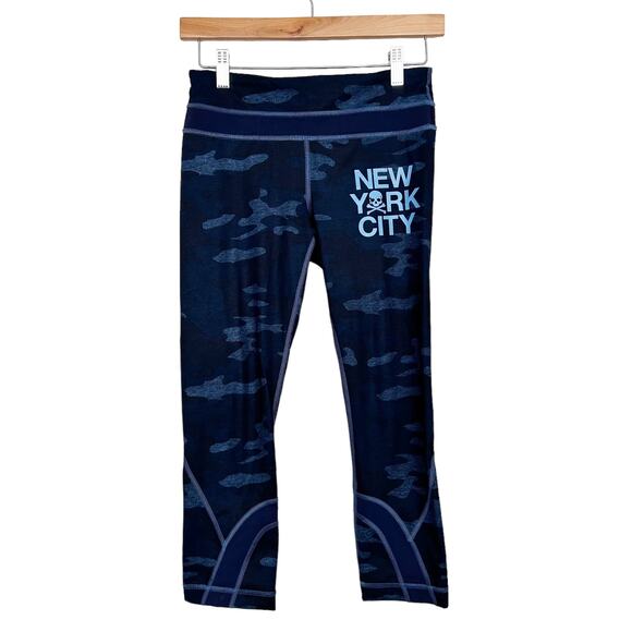 Lululemon Soul Cycle New York City Blue Camo Cropped Leggings Sz 4 - Picture 6 of 6